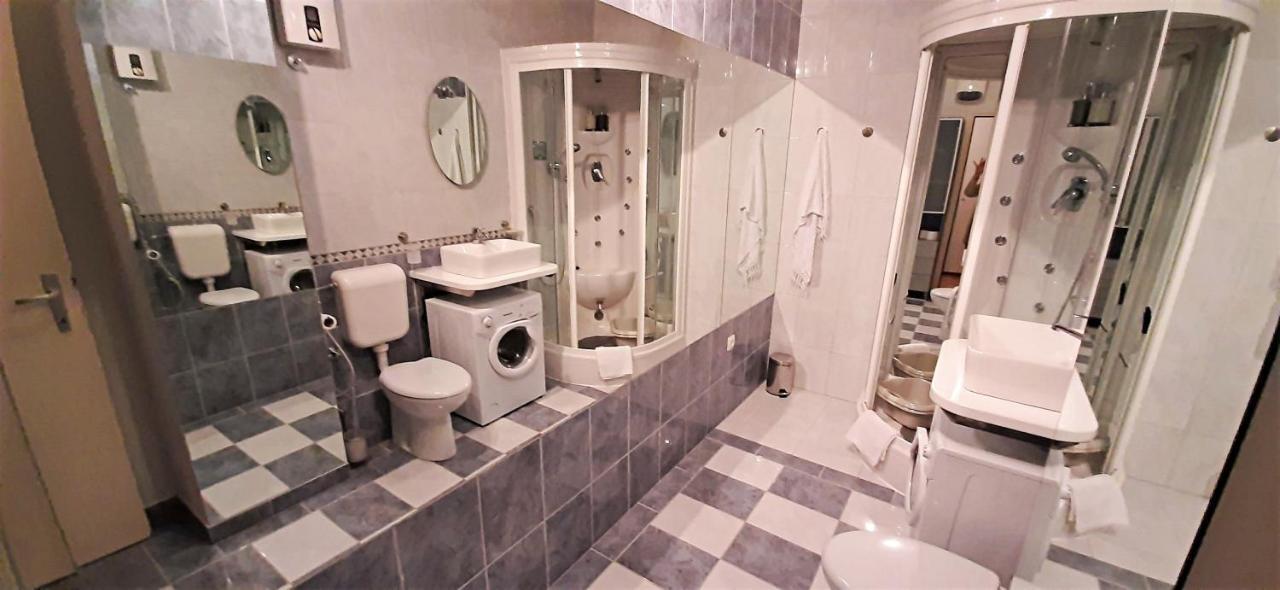 Mitra Zonata Pink Apartment Omis Exterior photo